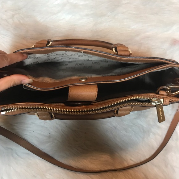 Michael Kors Purse - Picture 7 of 7